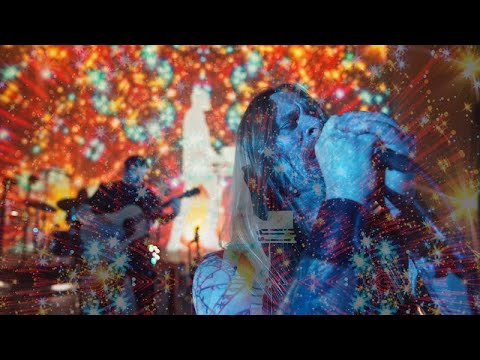 Negen clips met onder meer Enslaved en Lovebites