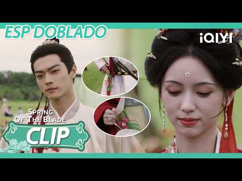 【CLIP】When did she sneakily take his scent pouch?! So jealous! 😂❤️‍🔥| iQIYI Spanish