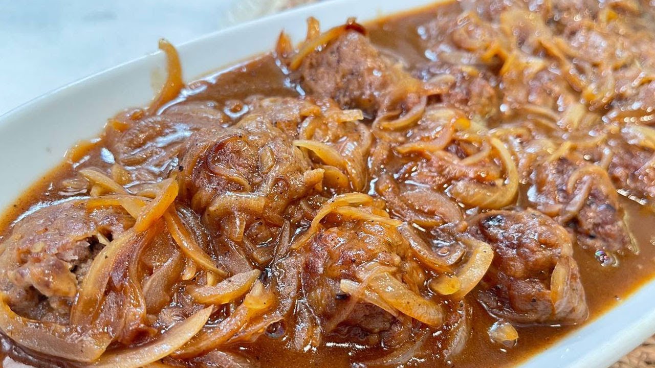 طريقة عمل كفتة بالبصل المكرمل | العزومة مع الشيف فاطمة أبو حاتي