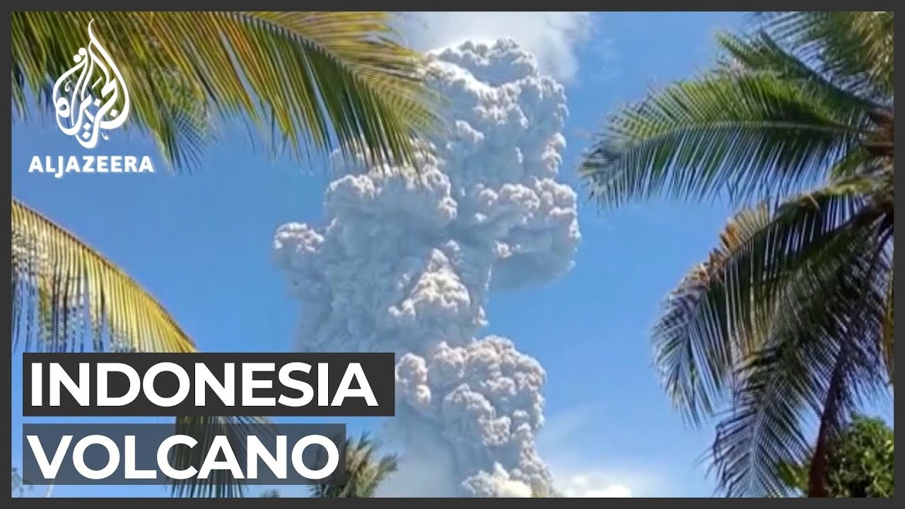بركان جبل إيلي ليووتولوك في إندونيسيا نشط منذ عدة أيام