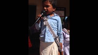 Niño interpreta Himno Nacional Mexicano en Cora para Miguel Bosé