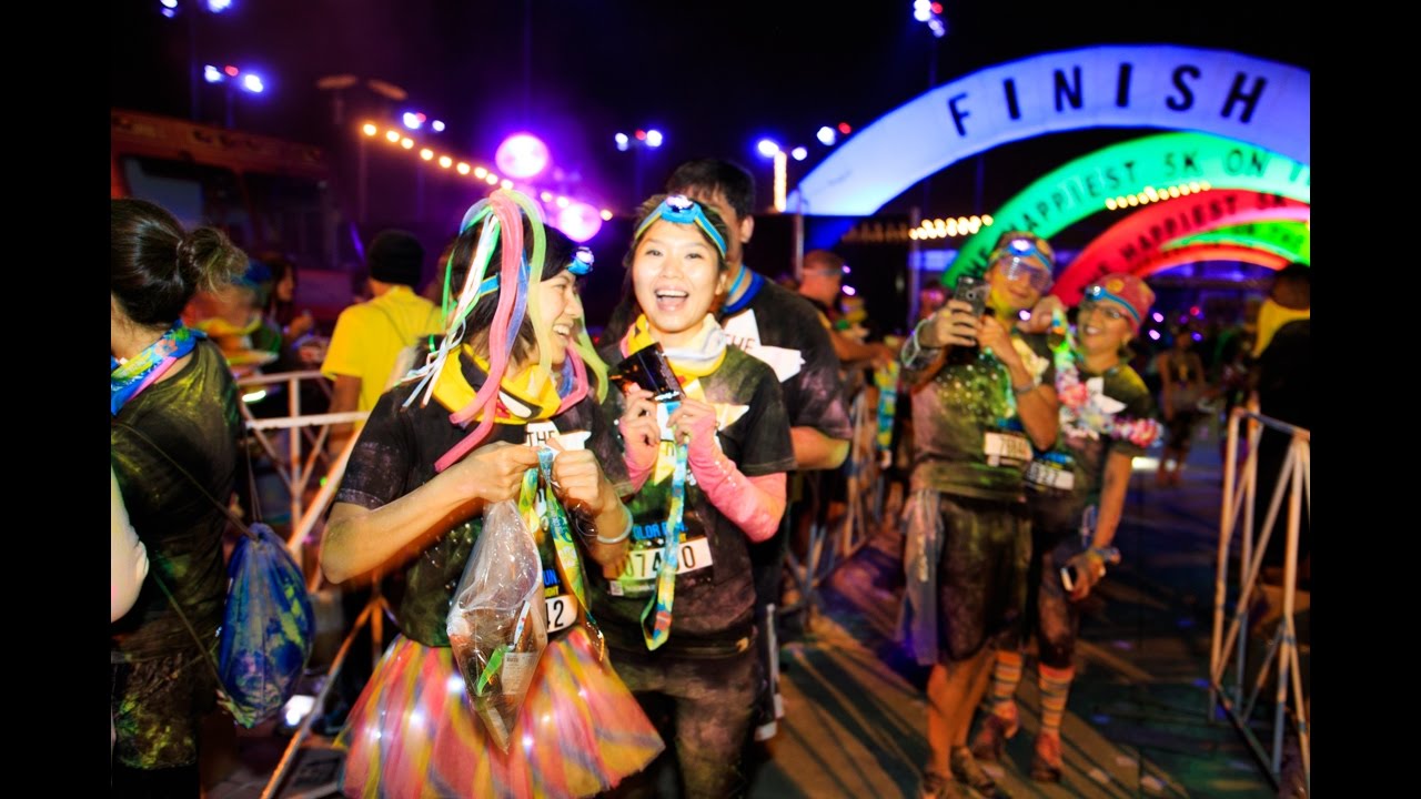 Los Angeles 5K Color Run Night @ Stubhub Center, Carson 11.05.16 - YouTube