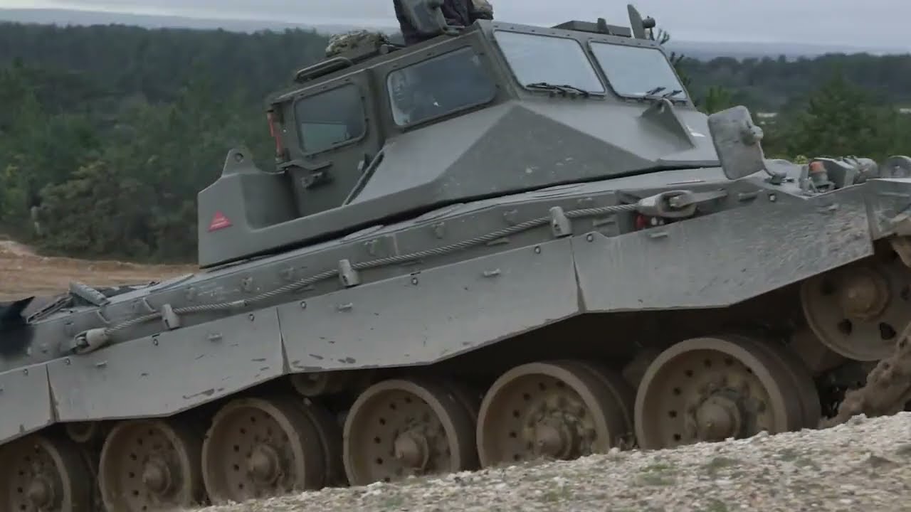 Great Britain showed the training of Ukrainian soldiers on Challenger 2 tanks 18/03/2023