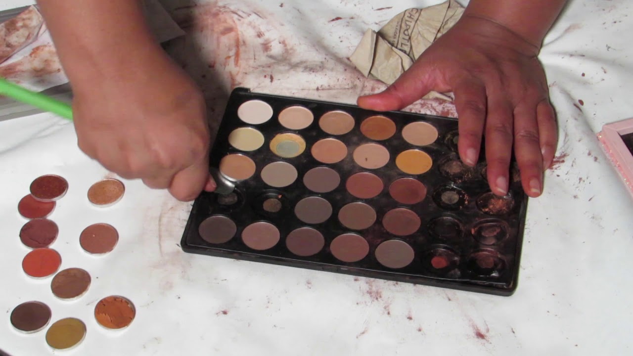 MAKEUP DECLUTTER | Destroy Eyeshadow Palettes