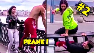 GIRLS REACTING TO CALISTHENICS PRANKS IN PUBLIC #2 - Street workout