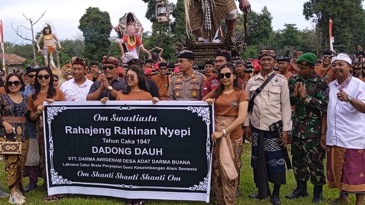 Penampilan festival ogoh-ogoh dari desa darma buana