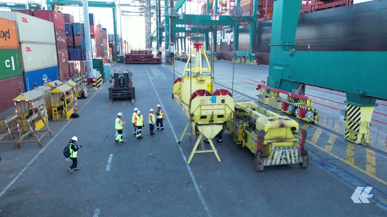 From Hamburg to Chile: Hapag-Lloyd ships fire-fighting helicopter to aid forest fires