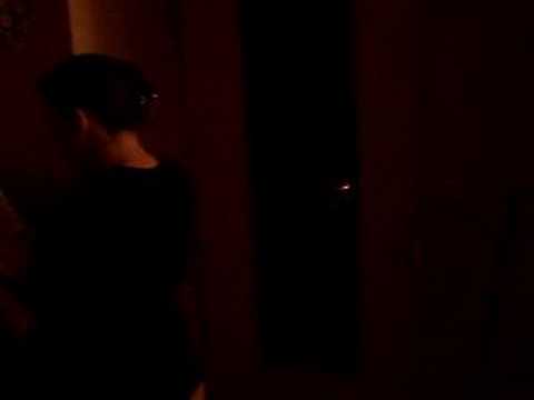 paranormal yeux rouges