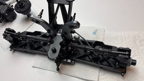 Tekno EB48 2.2 Beginner Build Tutorial  Part 3 Bags E and F, Rear arms/hubs/links