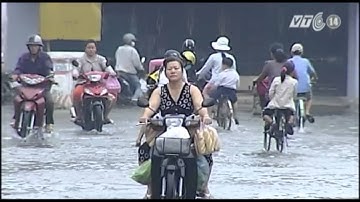 VTC14_TP HCM: Nhiều tuyến đường ngập nặng vì triều cường