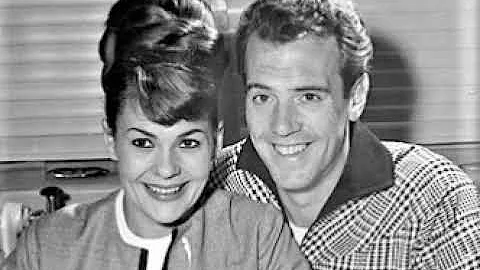 Jon Weaving & Suzanne Steele - "It Might As Well B...