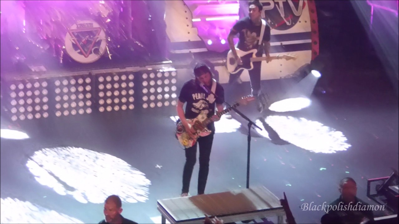 (HD) Pierce The Veil Bulletproof Love Vancouver 2017 - YouTube