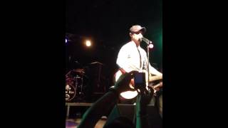 Watch Chris Lane Band I Go Back video