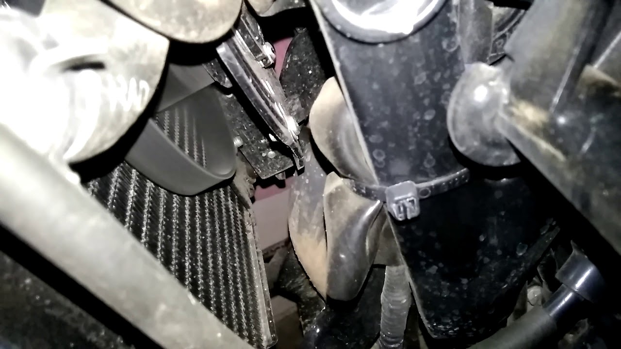 Dominar 400 radiator fan working... - YouTube