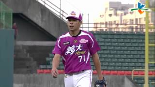 20131006 CPBL 象vs犀牛 1上 陳智弘棒子打斷形成雙殺 終於結束兄弟攻勢
