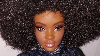 картинка: Barbie looks  Model #2.  Распаковка барби лукс Элль и примерка одежды от Виана.