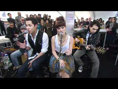 AMA 2010 Red Carpet Performance Agnes Monica & Chr...