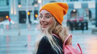 Goldenfeatsia Slowed