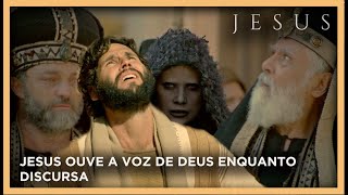 Jesus ouve a voz de Deus enquanto discursa perante Caifás | NOVELA JESUS