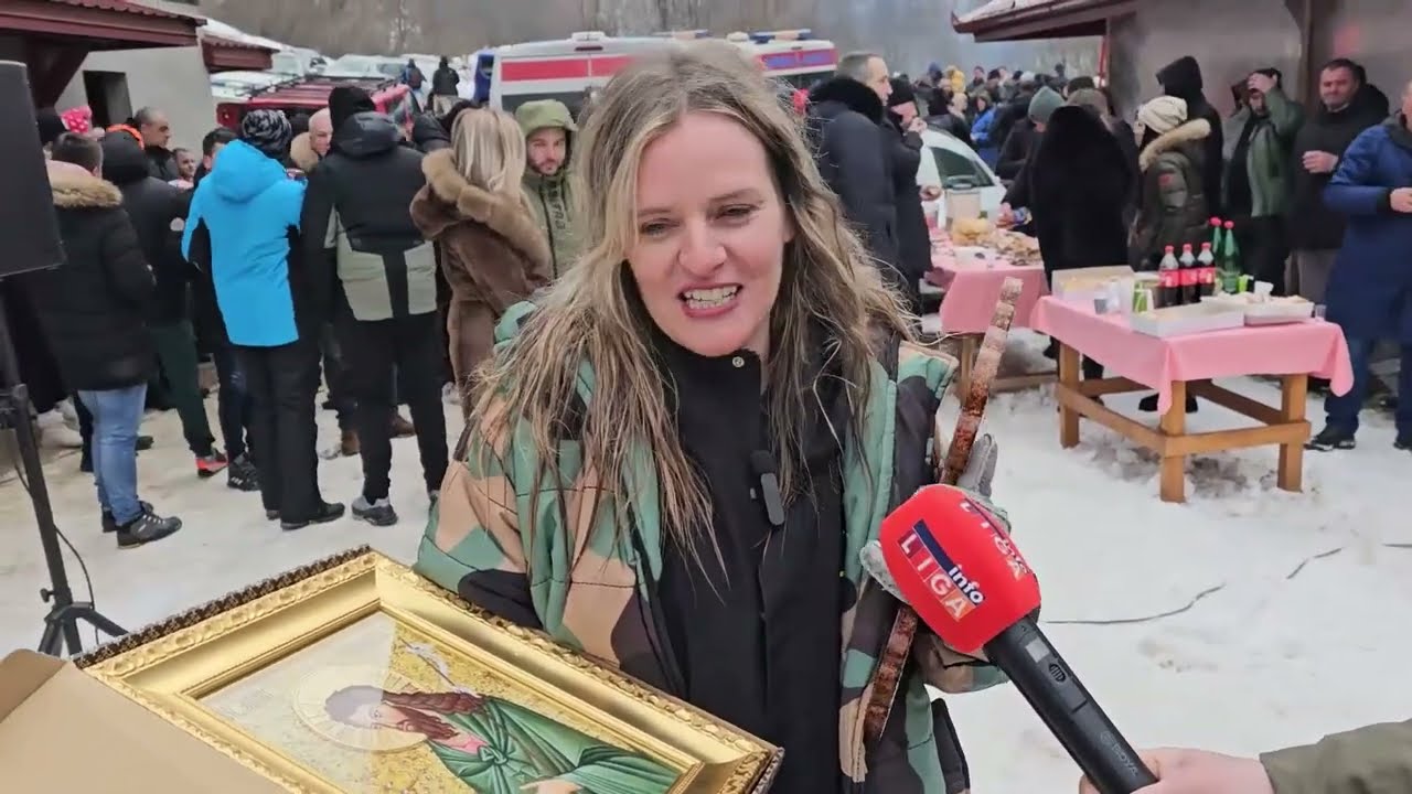 Aleksandra Ćurčić prva doplivala do Časnog krsta