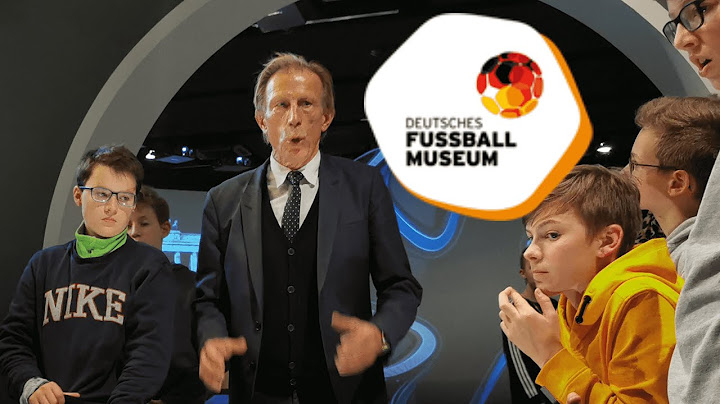 DER ETWAS ANDERE RUNDGANG - Christoph Daum als "Tourguide" im Deutschen Fußballmuseum