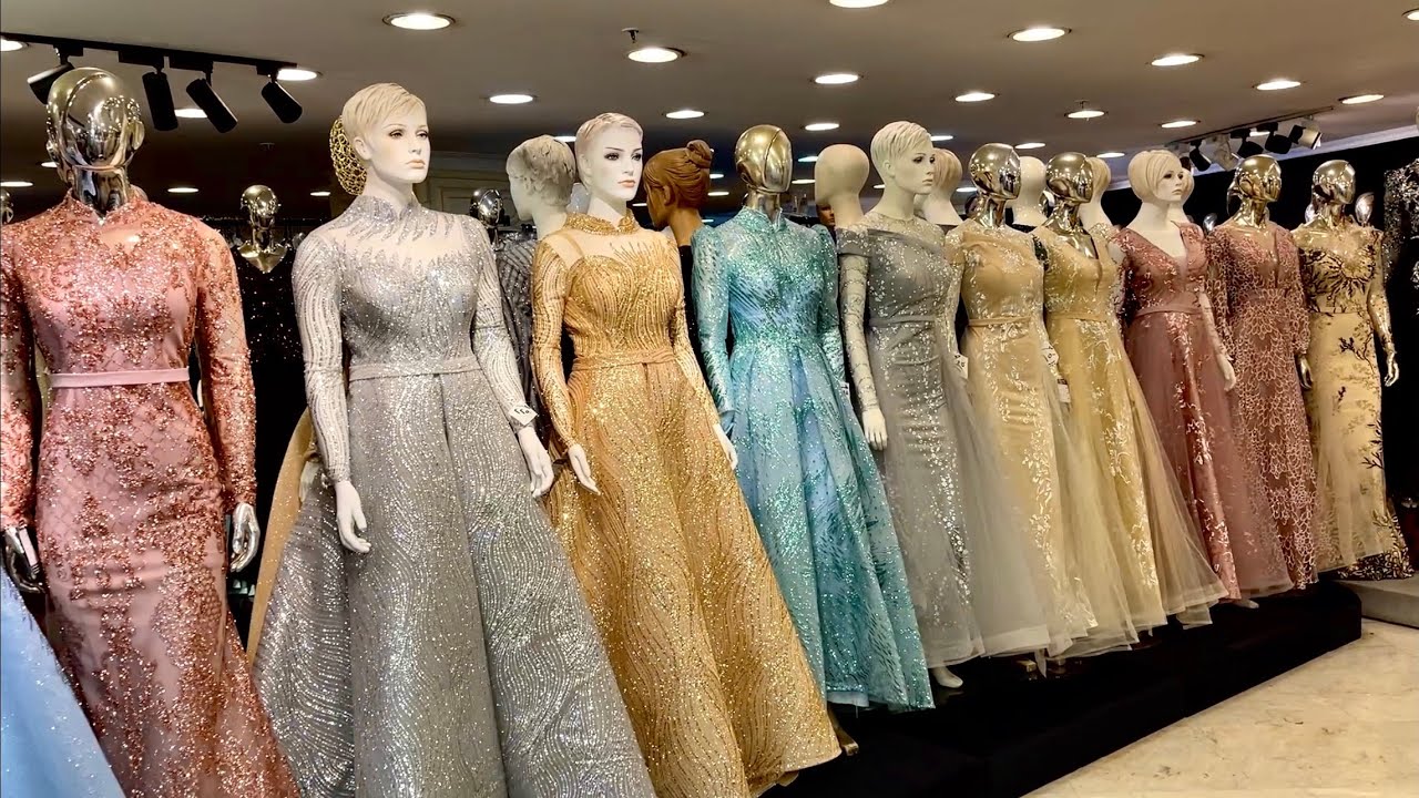 من المصنع نفسه فستان والتانى هديه 300 جنيه😳