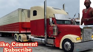 Custom freightliner  Classic with a 12.7 Detroit #750HP