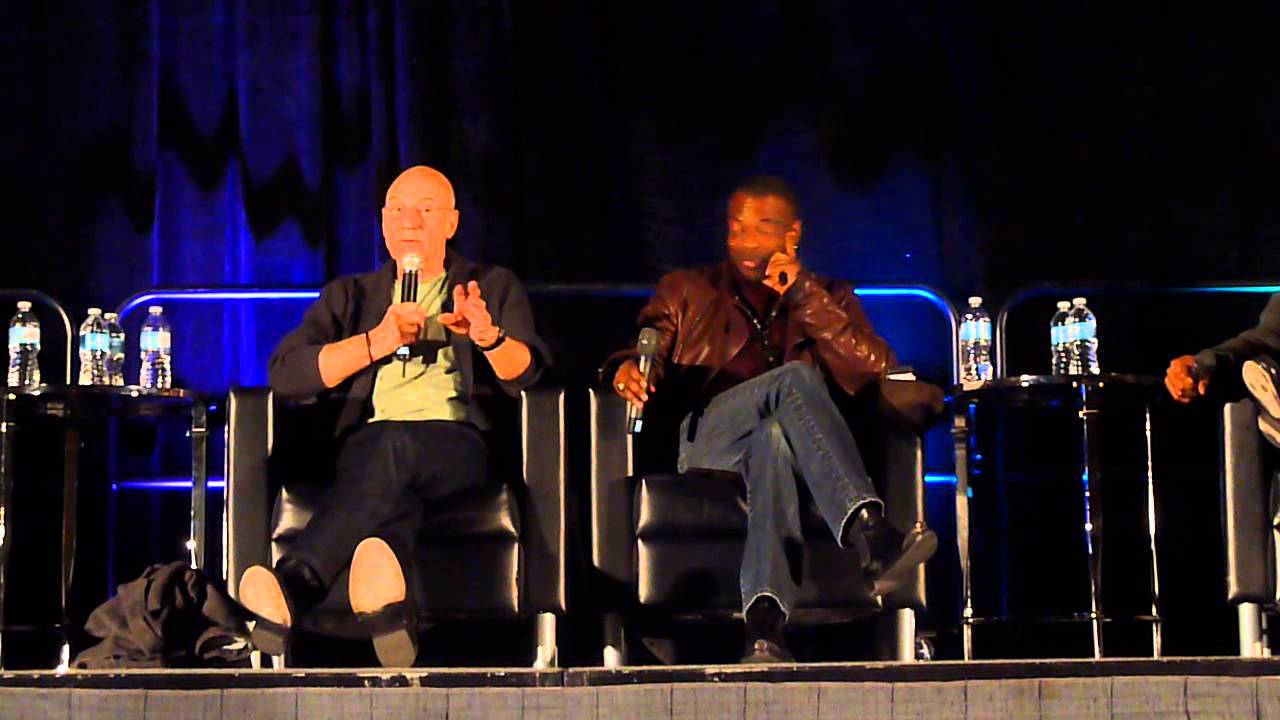 Patrick Stewart Welcomed Back To 'Star Trek' By Sonequa Martin-Green From ...