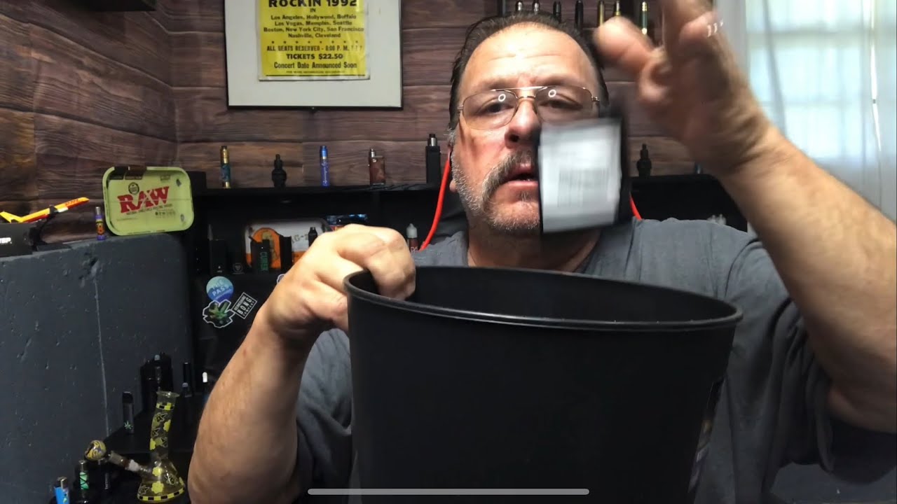 $8-1Gram Wedding Cake Cart from Golden Hour Hemp 