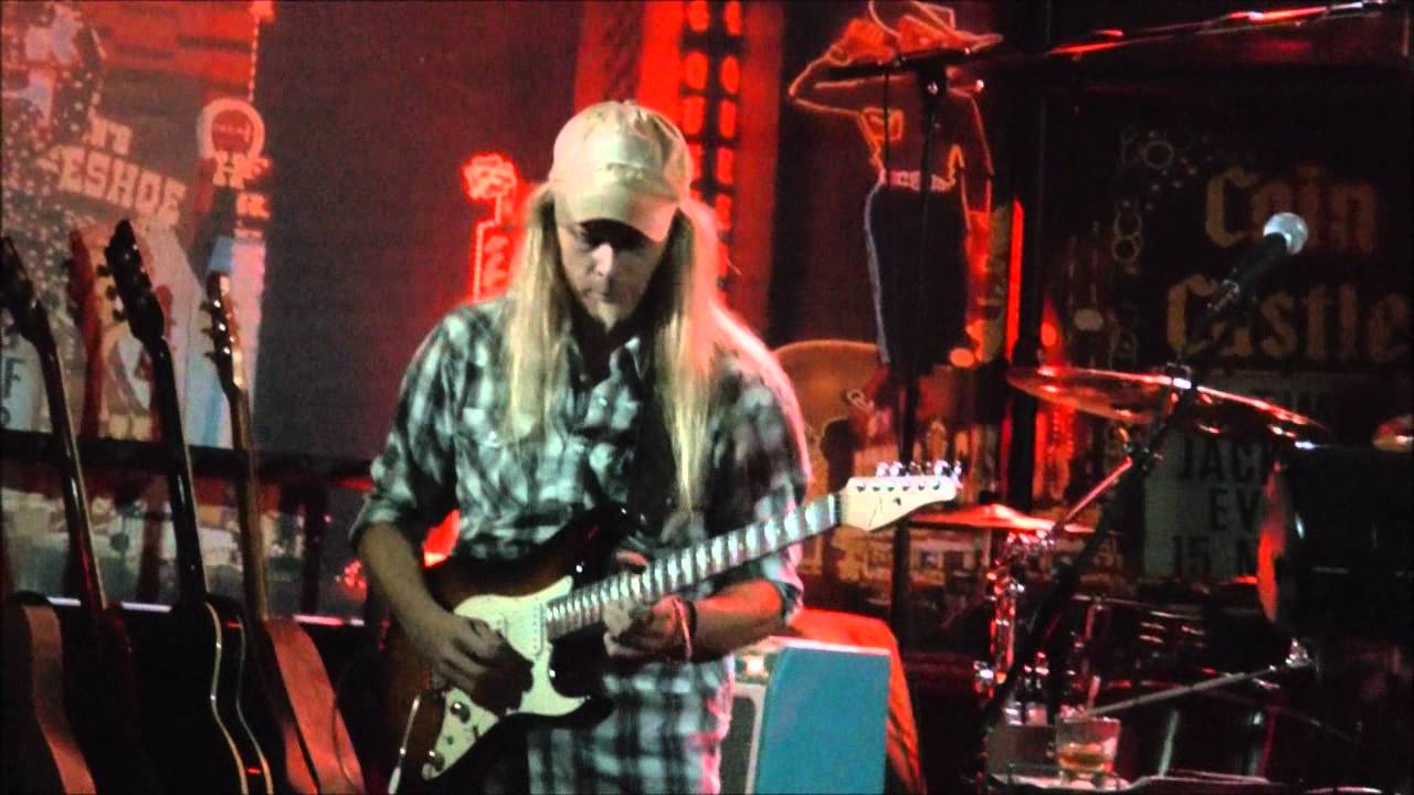 Reckless Red at Rockabillies - YouTube