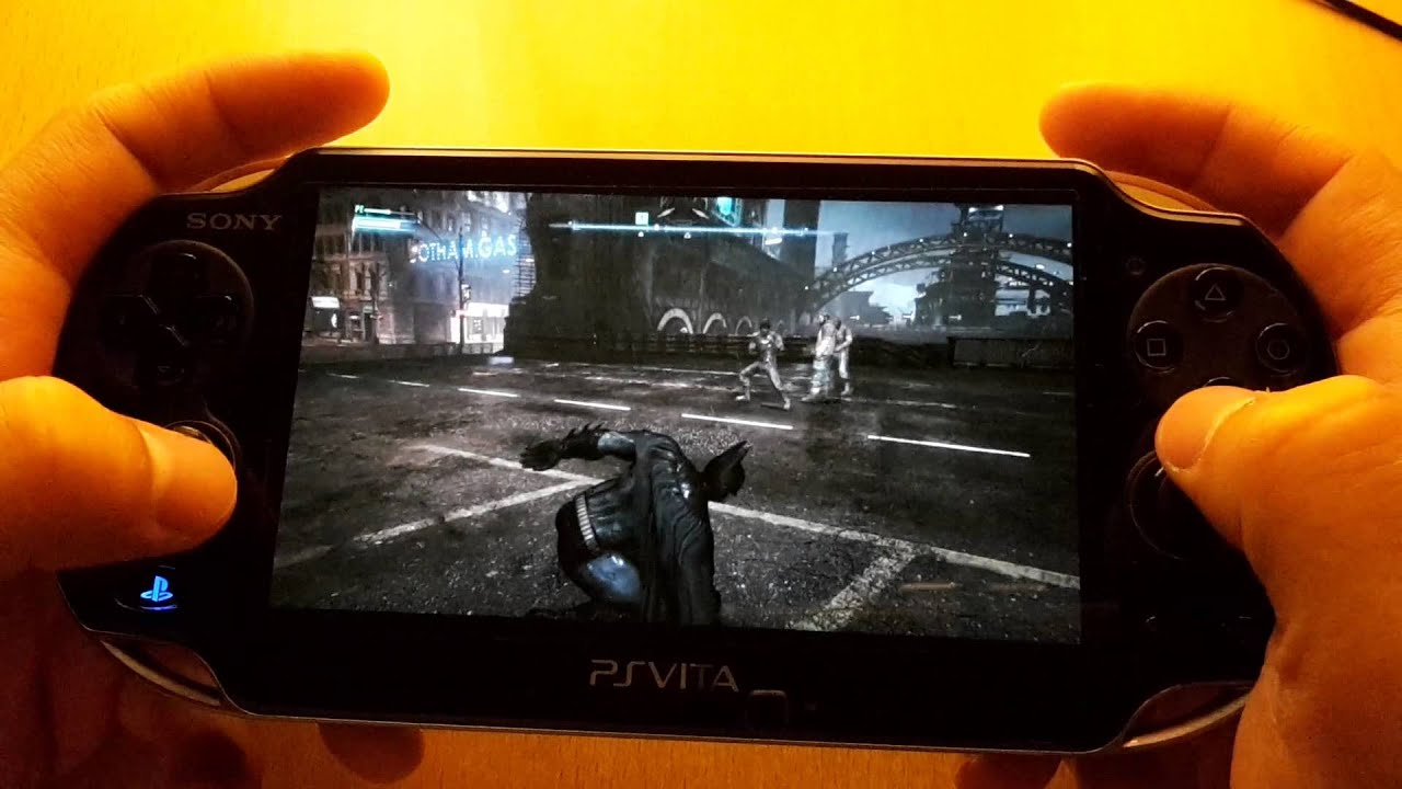 Batman vita. Batman PS Vita. PS Vita Gameplay. PSP Vita Бэтмен.