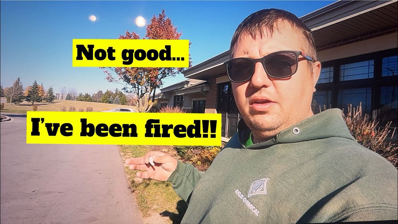 Ну, это нехорошо... Меня уволили, выгнали, уволили! Что же меня ждёт дальше?!