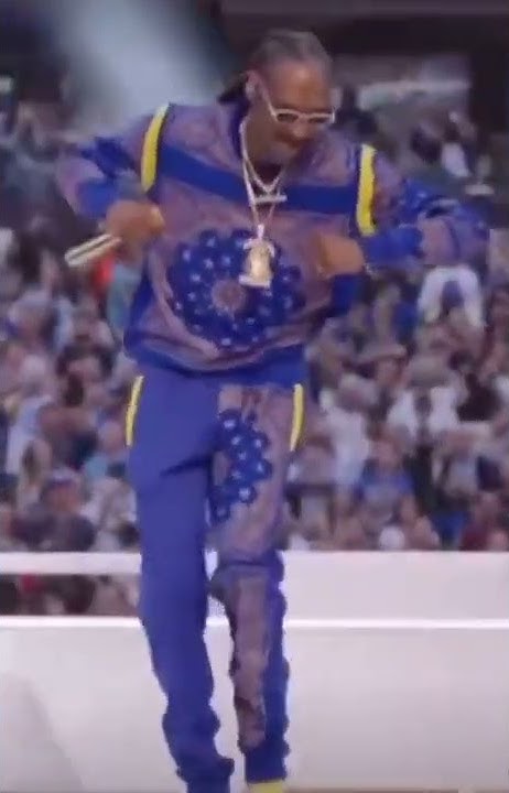 How To Crip Walk Like Snoop Dogg Snoop dogg crip walk - YouTube