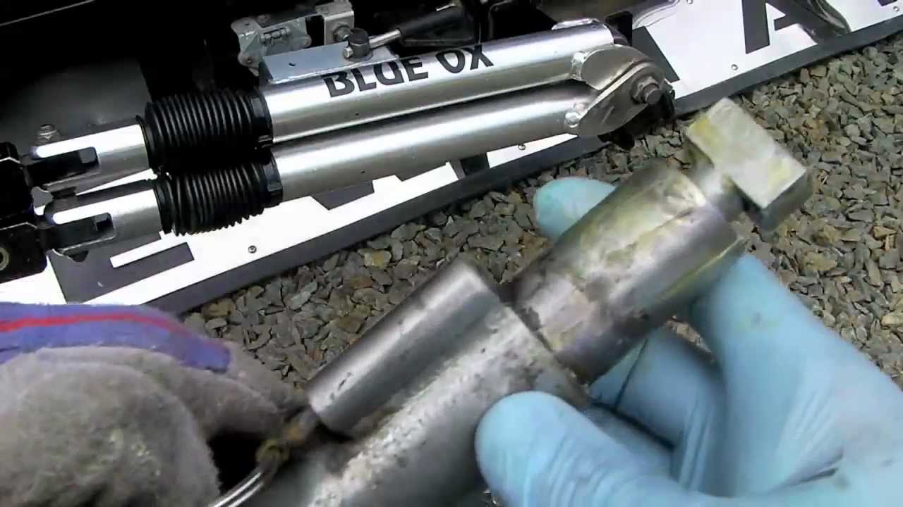 HOW TO: Lubricate a Blue Ox Tow Bar - YouTube