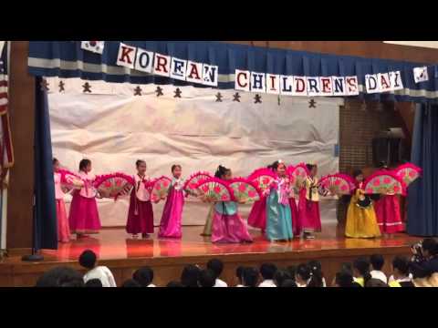 North Cliff School Fan Dance 2015