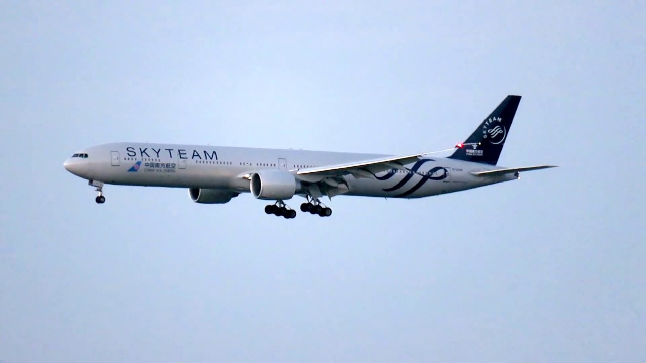 SFO: "Skyteam" China Southern Airlines (CSN 657)  from Guangzhou [777-300ER][B-2049]