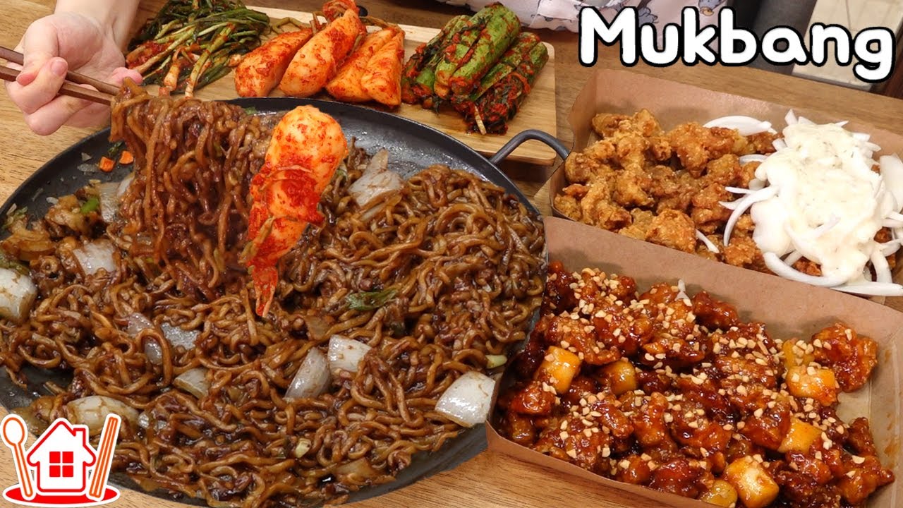 Пара Mukbang Готовим и едим лапшу из черной фасоли с джапагетти и клецками