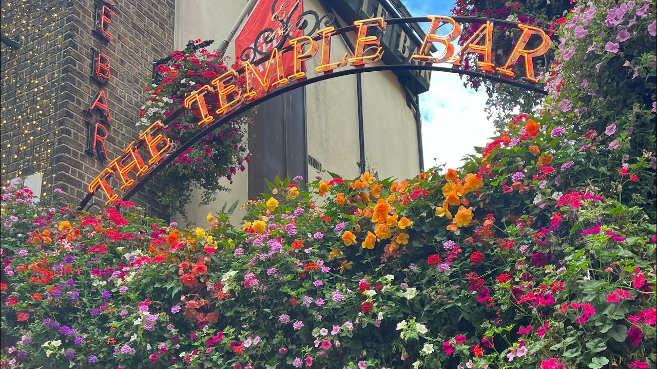 Dublin Ireland Temple Bar District 🇮🇪 