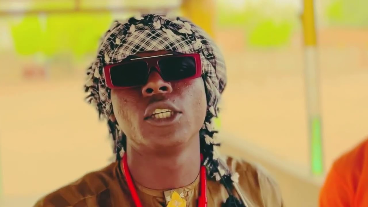 El_crimson_-_tu _veut_même_quoi_-_clip_officiel