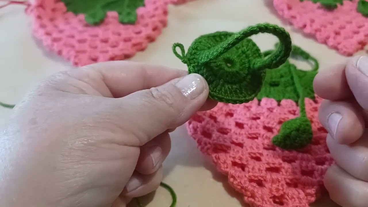 Tutorial,   Fragola  🍓 a uncinetto,  prima parte,, 