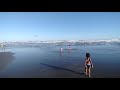 Estávamos brincando na areia quando de repente...