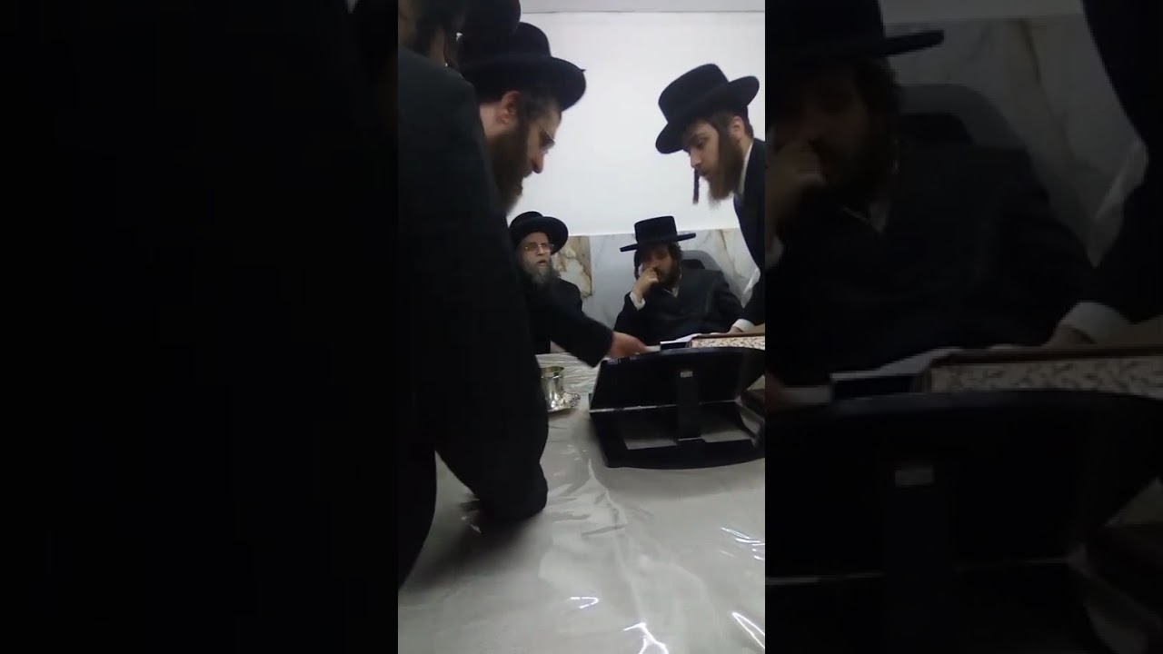 Kretchnif Siget Rebbe Visiting his brother Kretchnif Kiryat Ata Rebbe