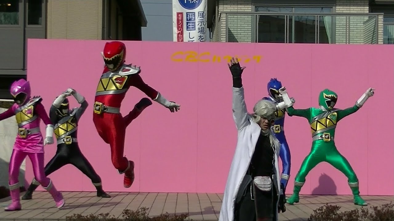 イアンのピンチにアイガロン登場 獣電戦隊キョウリュウジャーショー 3 3 1回目 14 2 1 Youtube