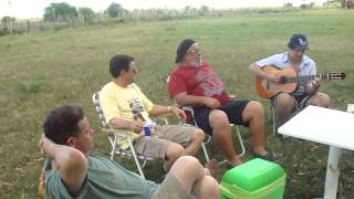 MANOLO URIBE CANTANDO VIRE O MATE........