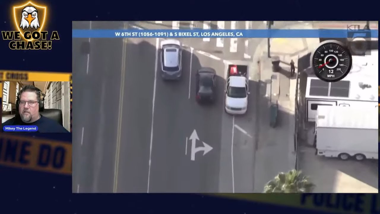 Live Police Chase Of A Truck In LA - YouTube