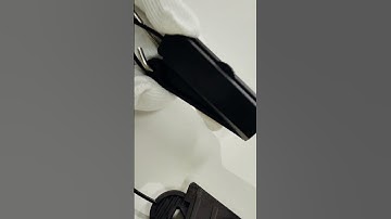 Show and introduce the difference between two types drop cable clamp