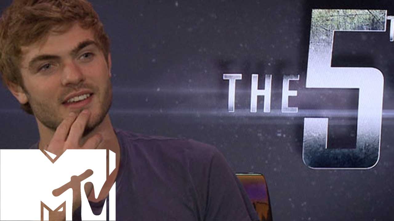 Would You Rather? 5th Wave Edition! Chloe Moretz & Nick Robinson | MTV Movies