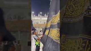 Ghilaf-e-Kaaba ki tabdeeli, aqeedat aur mohabbat ka rooh parwar manzar. 🕋#KiswahChange #makkah 🕋