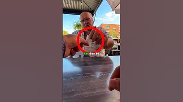 Ông bố tưởng được cho kẹo, nhưng ai ngờ ăn phải thứ không nuốt nổi 😲