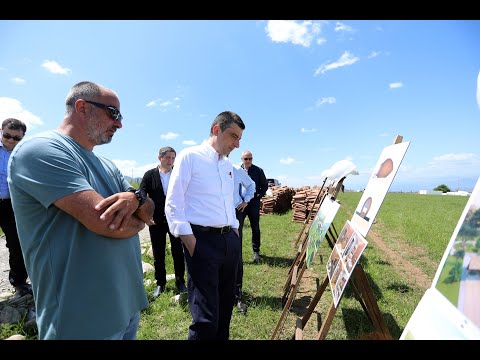 პრემიერმა სასტუმრო “ქვევრების” მშენებლობა დაათვალიერა